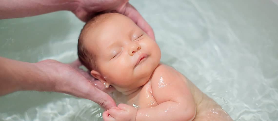 How often to bathe a newborn?