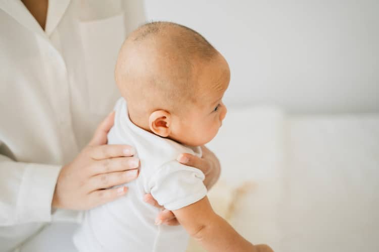 Newborn hiccups after feeding